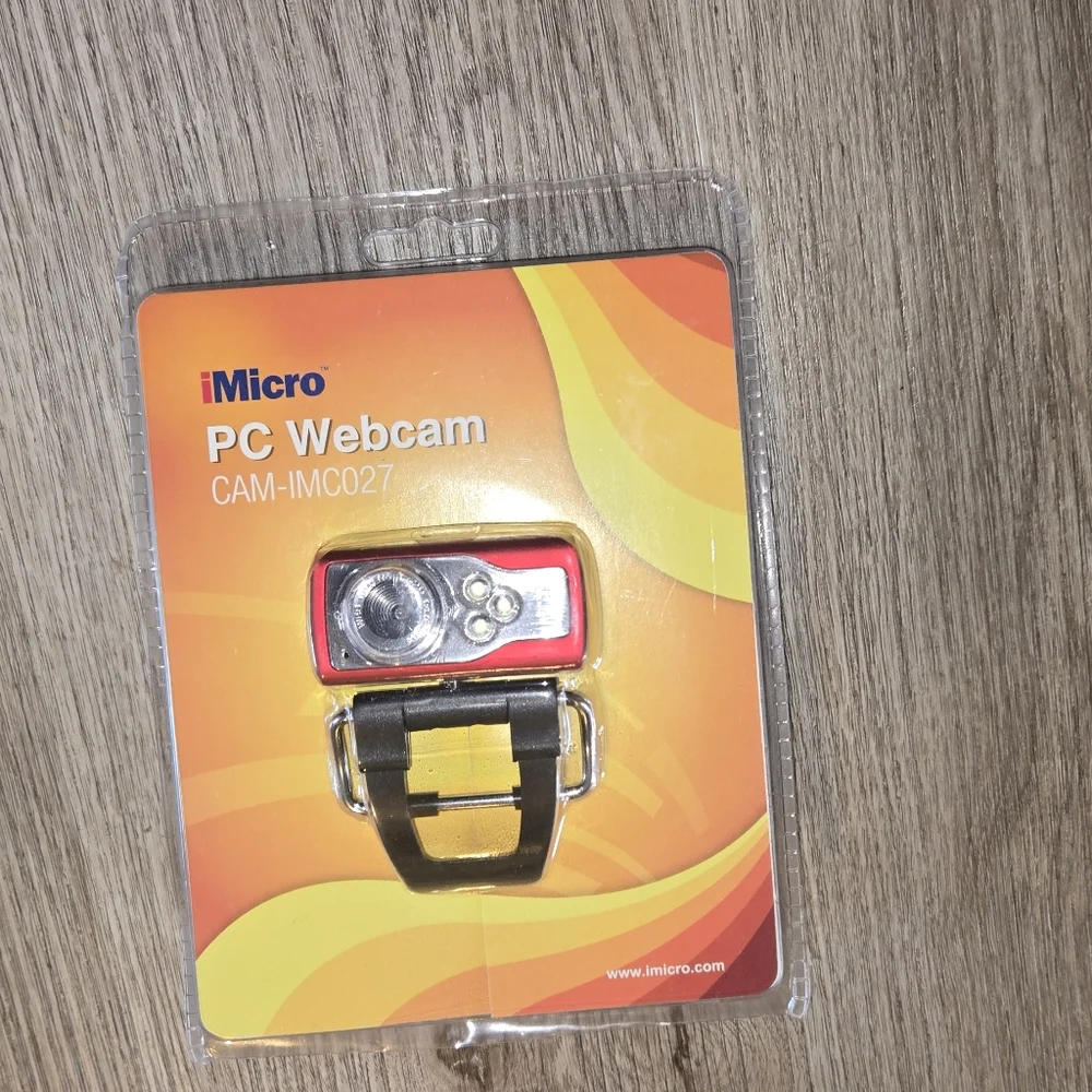 iMicro PC Webcam with Red and Black Design